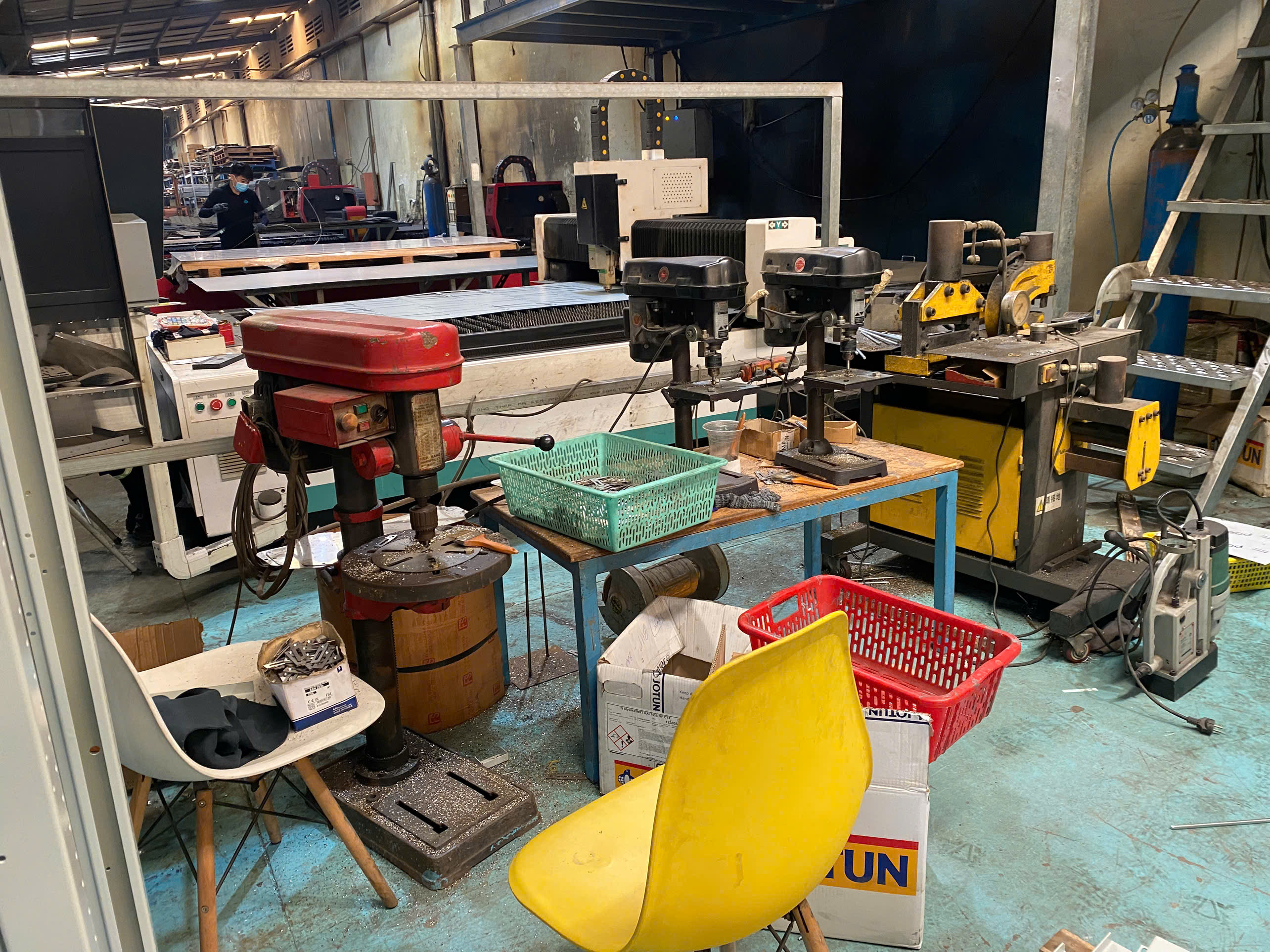 Drilling machines